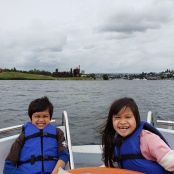Seattle Donut Boat - Boating Near Me - Seattle, Washington