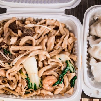 Shan Dong - Flavorless Chowmein but chewy doughy hand pulled noodles - Chinese Near Me - Oakland, California Shan Dong - Flavorless Chowmein but chewy doughy hand pulled noodles - Chinese Near Me - Oakland, California