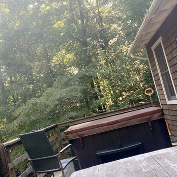Lydia Mountain Lodge & Log Cabins - Porch w/ hot tub - Hotels Near Me - Stanardsville, Virginia Lydia Mountain Lodge & Log Cabins - Porch w/ hot tub - Hotels Near Me - Stanardsville, Virginia