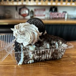 Dawg House - Oreo extreme cheesecake