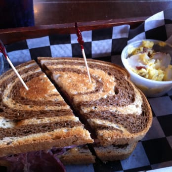 Carolyn's Gourmet Cafe - Reuben - Pizza Near Me - Atlanta, Georgia