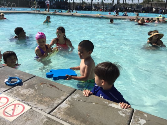 Hawthorne Pool by null