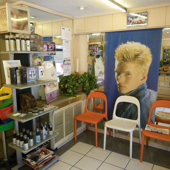 Molina Peluquerias - zona de espera - Hair Salons Near Me - Madrid, M Molina Peluquerias - zona de espera - Hair Salons Near Me - Madrid, M