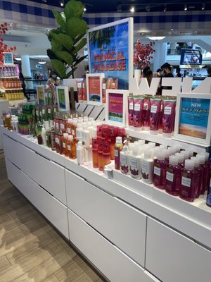 Bath Body Works 123 Four Seasons Town Ctr Greensboro Nc Cosmetics Fragrance Mapquest Bath Body Works 123 Four Seasons Town Ctr Greensboro Nc Cosmetics Fragrance Mapquest