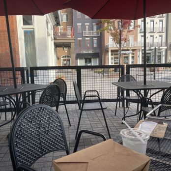 MTH Pizza - Outdoor seating - Pizza Near Me - Smyrna, Georgia MTH Pizza - Outdoor seating - Pizza Near Me - Smyrna, Georgia