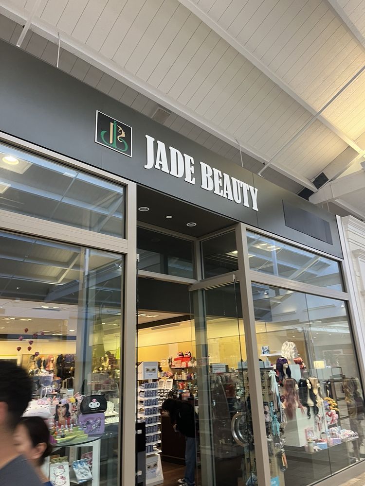 JADE BEAUTY Updated October 2024 23 Photos & 163 Reviews 272 E