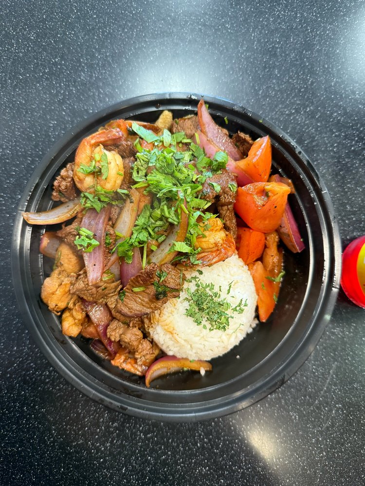 El Chato Cocina Peruana  Logo