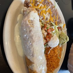Mariachi's Mexican Restaurant & Cantina - Chicken chimichanga