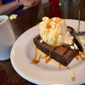 Waterloo Ice House Burnet Road - Brownie! - American Near Me - Austin, Texas Waterloo Ice House Burnet Road - Brownie! - American Near Me - Austin, Texas