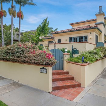 F Ron Smith, Smith and Berg Partners - Compass - Real Estate Agents Near Me - Los Angeles, California F Ron Smith, Smith and Berg Partners - Compass - Real Estate Agents Near Me - Los Angeles, California