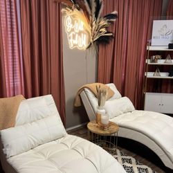 Well Into Life Holistic Care - Iv hydration wellness area