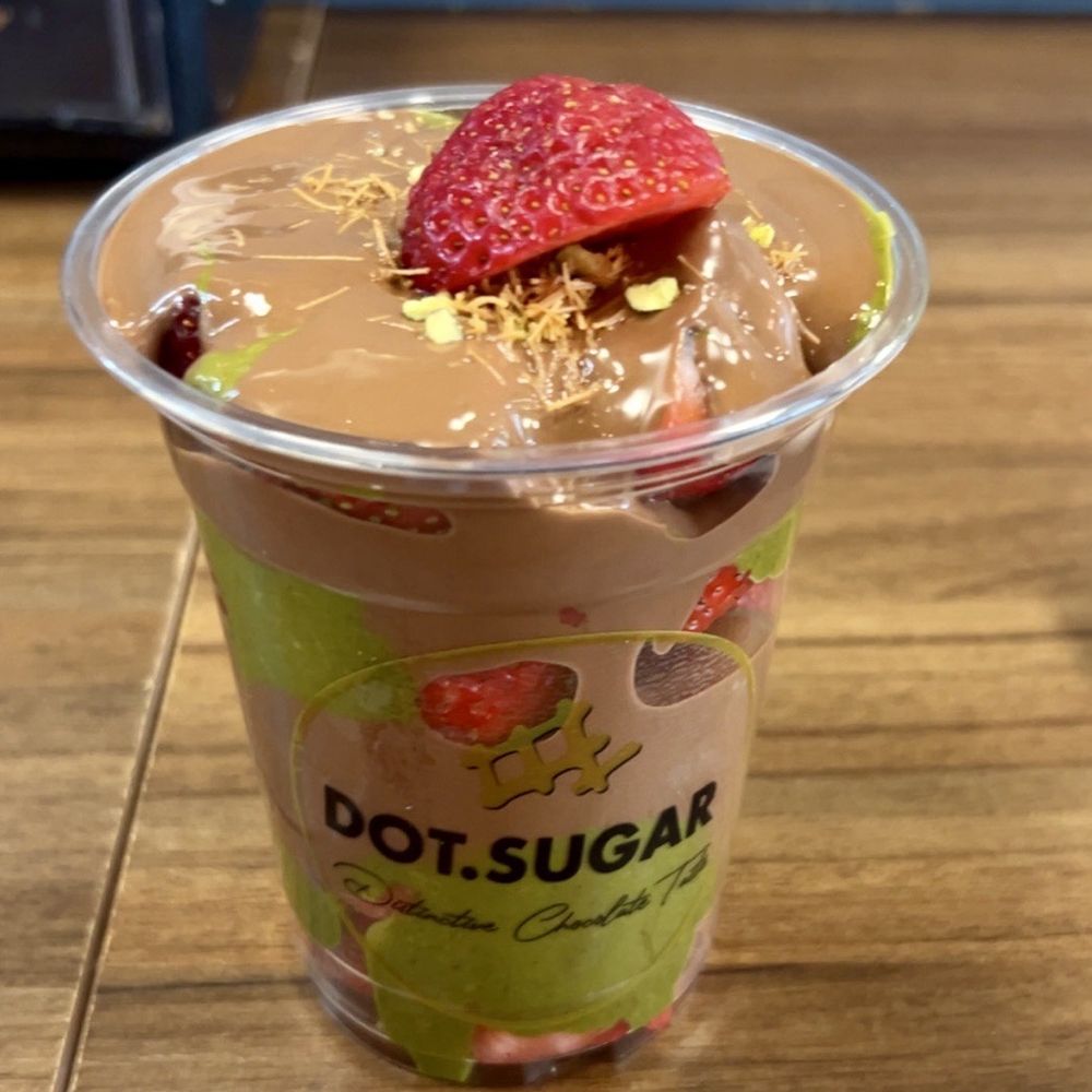 Dot Sugar - Dubai Strawberry chocolate cup - Desserts Near Me - Beaverton, Oregon