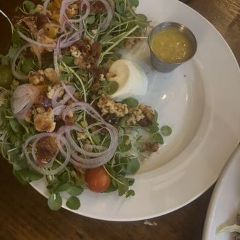Soko Kitchen & Cocktails - Burrata salad - Wine Bars Near Me - Kainaliu, Hawaii