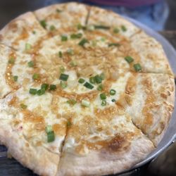 Three Blondes Brewing - Crab Rangoon Pizza