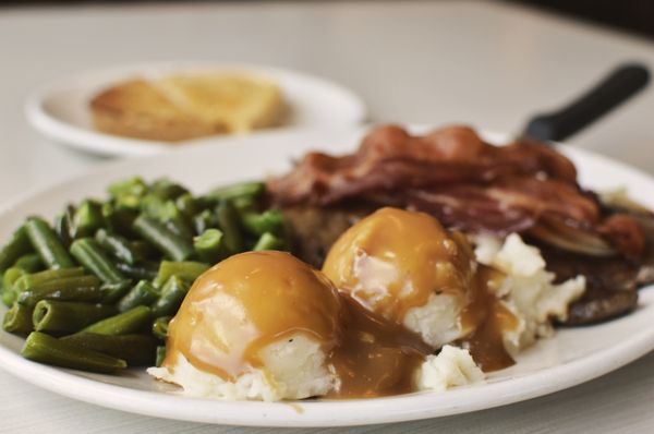 Smittys Family Restaurant Lounge - 21 Photos - Lounges - 1512 Regent Ave W Winnipeg Mb - Restaurant Reviews - Phone Number