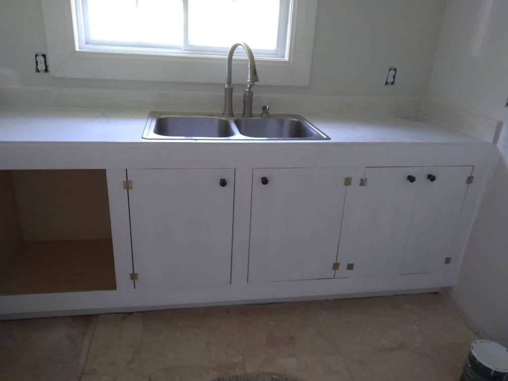 Slide of Leo Handyman And Remodeling