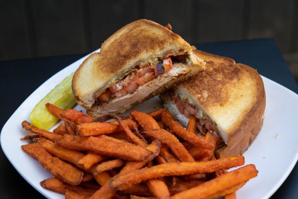 The Olde Heritage Tavern by null