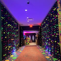Anna Décor Art - 80's entrance decor.