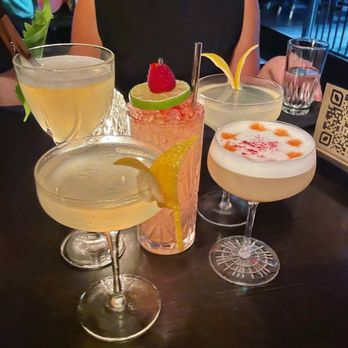 The Roosevelt Room - French 75, pisco sour - Cocktail Bars Near Me - Austin, Texas The Roosevelt Room - French 75, pisco sour - Cocktail Bars Near Me - Austin, Texas