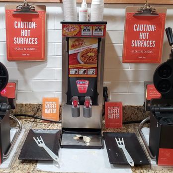 Hampton Inn & Suites Paso Robles - Sunday, July 23rd, 2023 - Breakfast - Waffle Station - Hotels Near Me - Paso Robles, California
