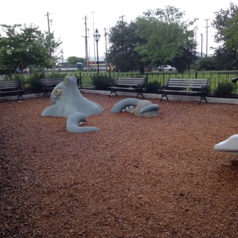 Gadsdenboro Park - Parks Near Me - Charleston, South Carolina
