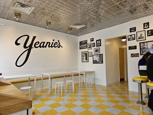Yeanie's Burgers and Social by null
