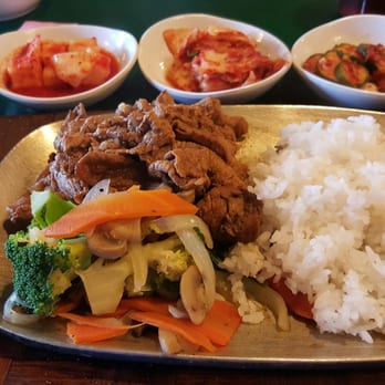 Mama's House - Fresh Bulgogi and Kimchee sides. Delicious! I don't normally like Kimchee but this was awesome. - Korean Near Me - Indianapolis, Indiana