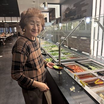 Boiling World - My mom having dinner here before going to Thailand - Hot Pot Near Me - Ontario, California