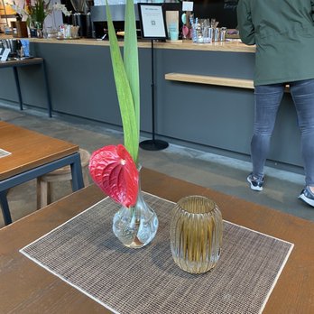 Café Bar Central - Cafes Near Me - Berlin, BE