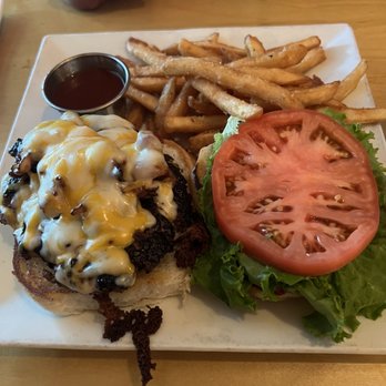 Backwoods Crossing - Delicious  burger   Perfectly cooked and seasoned - Southern Near Me - Tallahassee, Florida