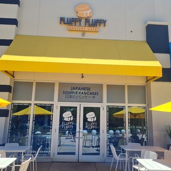 Fluffy Fluffy Dessert Cafe - front door - Breakfast & Brunch Near Me - Doral, Florida