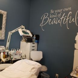 So happy to get the best facial ever!!! The extractions alone are worth it. I highly recommend Scatlett to anyone!! So happy to get the best facial ever!!! The extractions alone are worth it. I highly recommend Scatlett to anyone!!