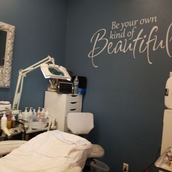 Beautify Me - So happy to get the best facial ever!!! The extractions alone are worth it. I highly recommend Scatlett to anyone!! - Makeup Artists Near Me - Los Angeles, California Beautify Me - So happy to get the best facial ever!!! The extractions alone are worth it. I highly recommend Scatlett to anyone!! - Makeup Artists Near Me - Los Angeles, California