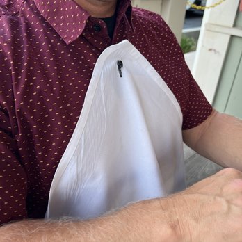 Bottega Italia - Napkins have a button hole for just this reason! Brilliant! - Pizza Near Me - Temecula, California