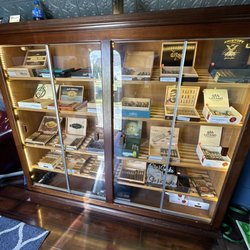 Colonial Country Club - Cigars
