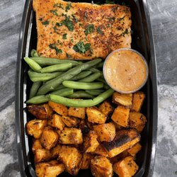 Precision Meal Prep - Pan seared salmon with chipotle aioli