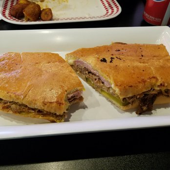El Lechon De Negron - Food Trucks Near Me - Union, New Jersey El Lechon De Negron - Food Trucks Near Me - Union, New Jersey