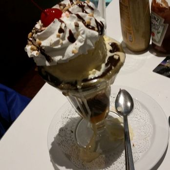 Cafe 50's - This was a sweet treat, mixing hot fudge with butterscotch. Hit the spot, hard! - Diners Near Me - Los Angeles, California