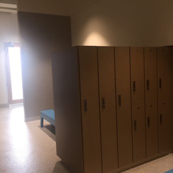 Church Health YMCA - Nice locker rooms with showers!! - Gyms Near Me - Memphis, Tennessee Church Health YMCA - Nice locker rooms with showers!! - Gyms Near Me - Memphis, Tennessee