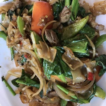 Elephant Thai Kitchen - beef drunken noodles - Thai Near Me - Long Beach, California