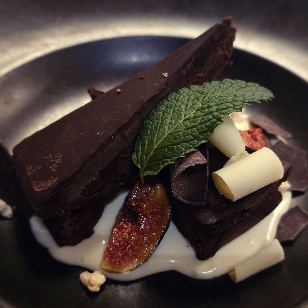 Gazette Restaurant - Chocolate torte - Tapas/Small Plates Near Me - Montreal, Quebec Gazette Restaurant - Chocolate torte - Tapas/Small Plates Near Me - Montreal, Quebec