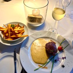Tiffany's steakhouse - Filetsteak mit Sauce Béarnaise und Süßkartoffel Pommes