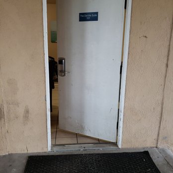 Hotel De Ville - The DeVille Suite...suite located in parking garage - Hotels Near Me - Corpus Christi, Texas