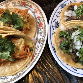 Broken English Taco Pub - The Loop - 2 Tinga de Pollo Tacos and 2 Carne Asada Tacos - Mexican Near Me - Chicago, Illinois Broken English Taco Pub - The Loop - 2 Tinga de Pollo Tacos and 2 Carne Asada Tacos - Mexican Near Me - Chicago, Illinois