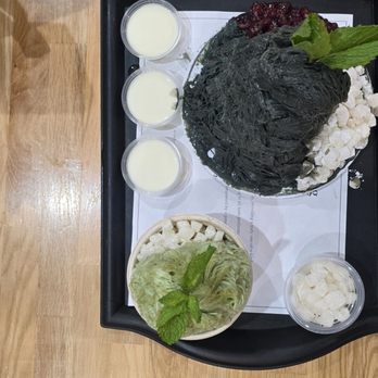 Oakobing - Black sesame. Green tea, extra mochi, extra condensed milk - Shaved Ice Near Me - Los Angeles, California