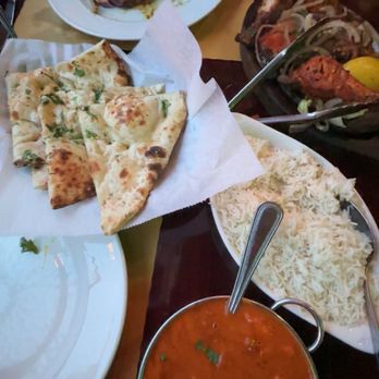 Cafe India Bar & Grill - Chicken Tikka Masala, butter naan, Tandoori Chickentandoori - Indian Near Me - Milwaukee, Wisconsin Cafe India Bar & Grill - Chicken Tikka Masala, butter naan, Tandoori Chickentandoori - Indian Near Me - Milwaukee, Wisconsin