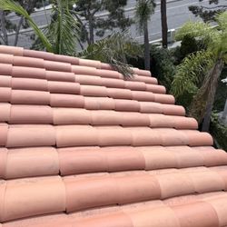 First Class Roof Cleaning - Clay tile roof cleaning