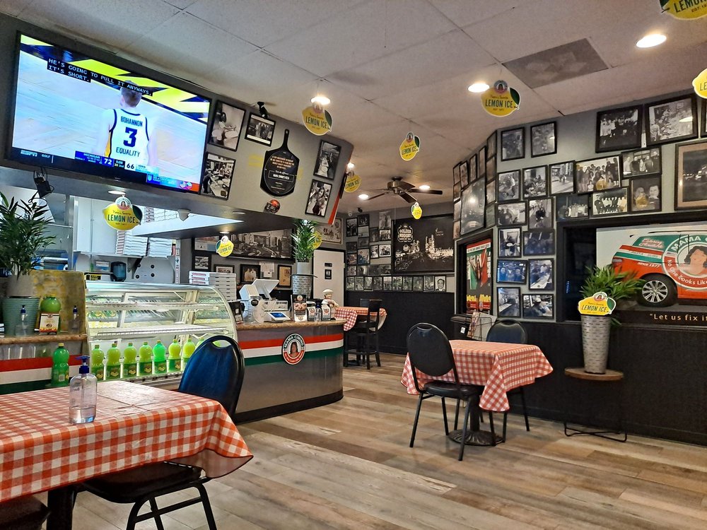 Mama Cimino’s Las Vegas - Photo 2