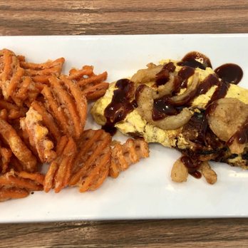Staks Pancake Kitchen - Memphis - Memphis bbq omelette with sweet potato fries - American Near Me - Memphis, Tennessee Staks Pancake Kitchen - Memphis - Memphis bbq omelette with sweet potato fries - American Near Me - Memphis, Tennessee