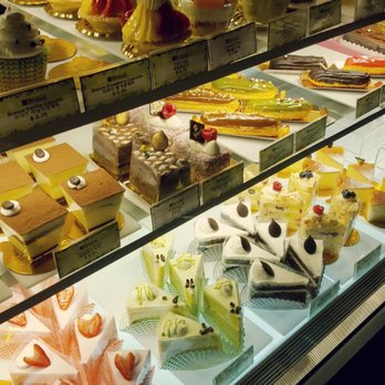 Breeze Bakery Cafe - Cake slices display - Bakeries Near Me - Annandale, Virginia